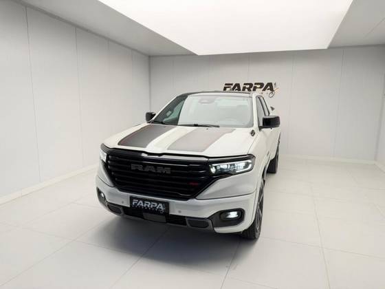 RAM RAMPAGE 2.0 HURRICANE 4 TURBO GASOLINA R/T 4X4 AUTOMÁTICO
